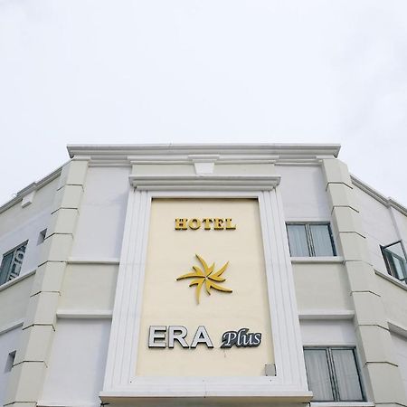 Era Plus Hotel Seri Kembangan Bagian luar foto