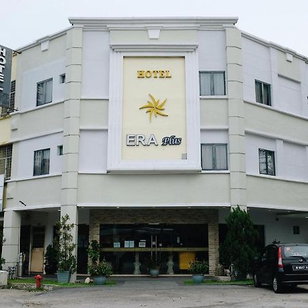 Era Plus Hotel Seri Kembangan Bagian luar foto