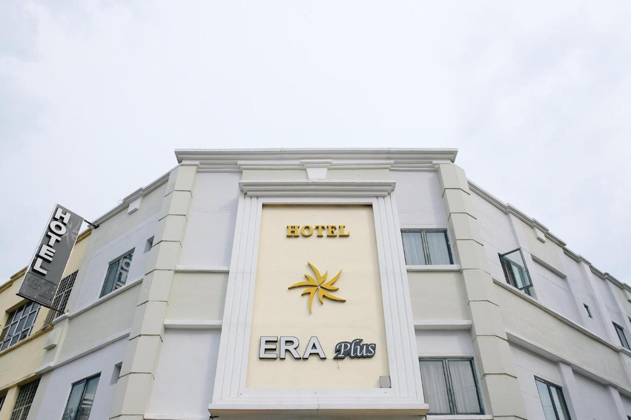 Era Plus Hotel Seri Kembangan Bagian luar foto