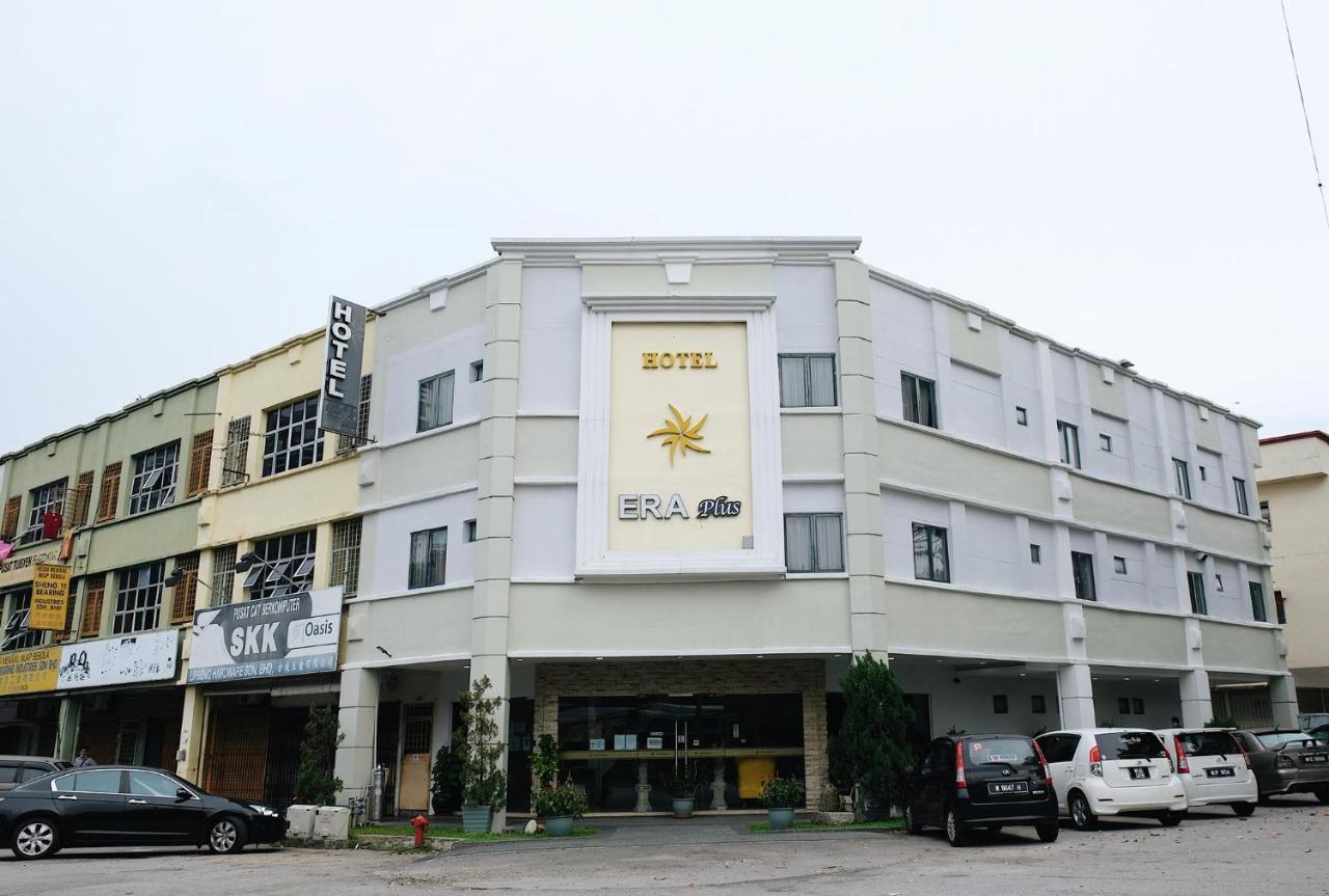 Era Plus Hotel Seri Kembangan Bagian luar foto