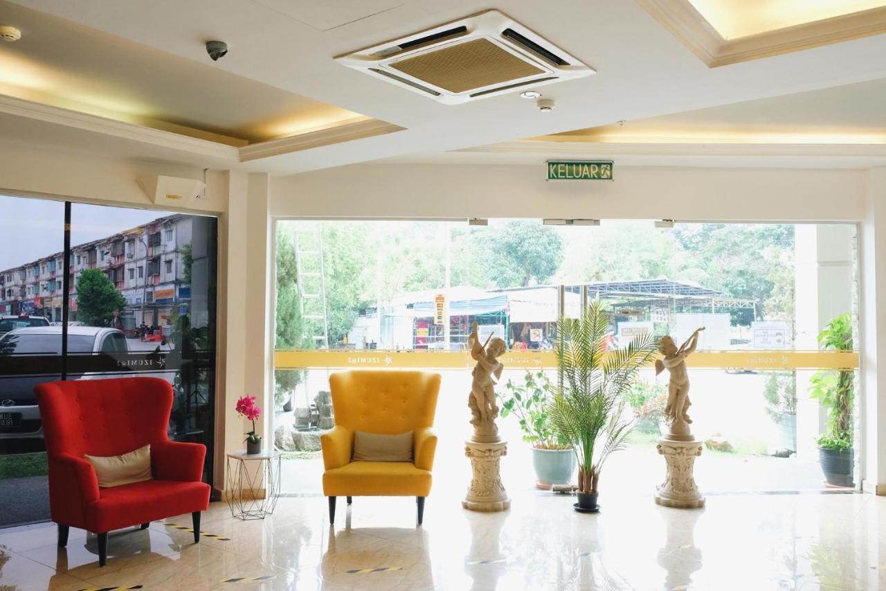 Era Plus Hotel Seri Kembangan Bagian luar foto