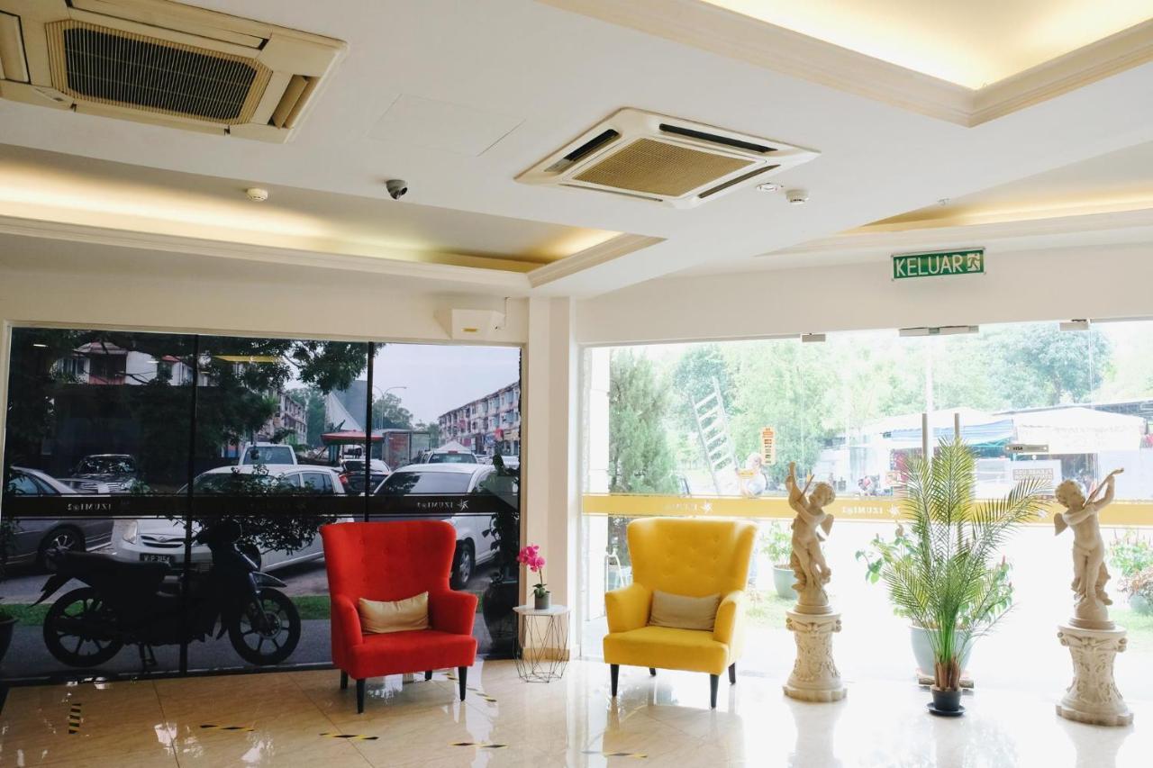 Era Plus Hotel Seri Kembangan Bagian luar foto