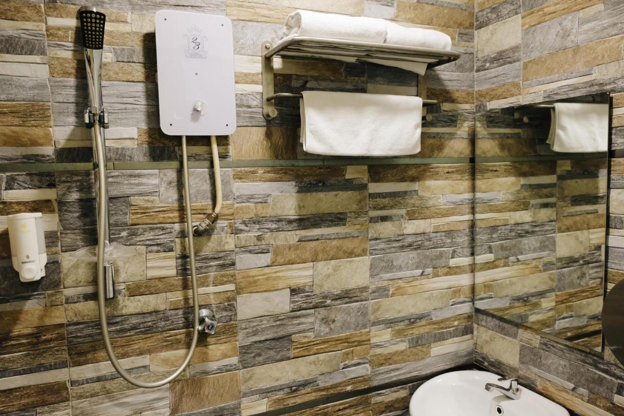 Era Plus Hotel Seri Kembangan Bagian luar foto
