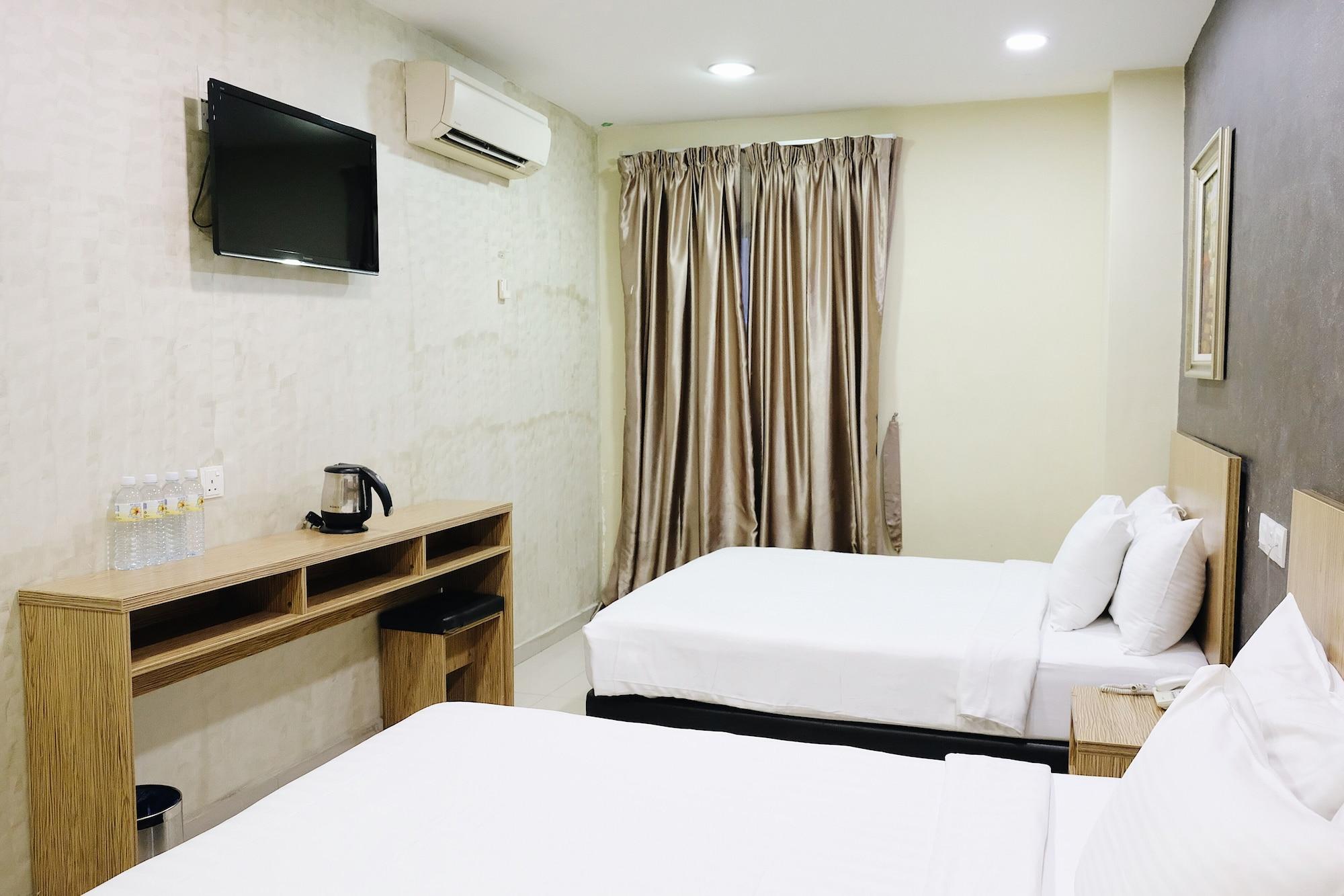 Era Plus Hotel Seri Kembangan Bagian luar foto
