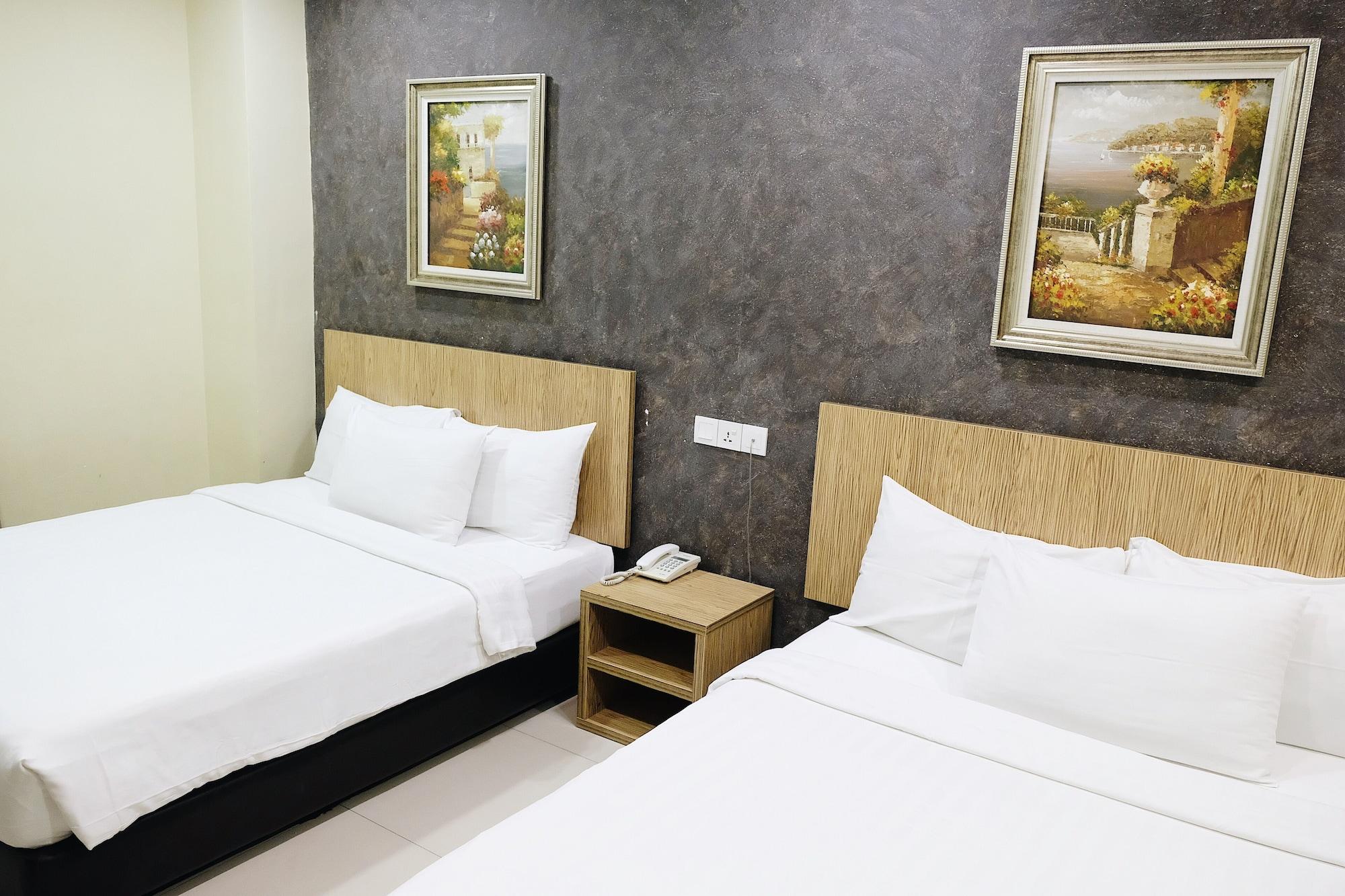 Era Plus Hotel Seri Kembangan Bagian luar foto