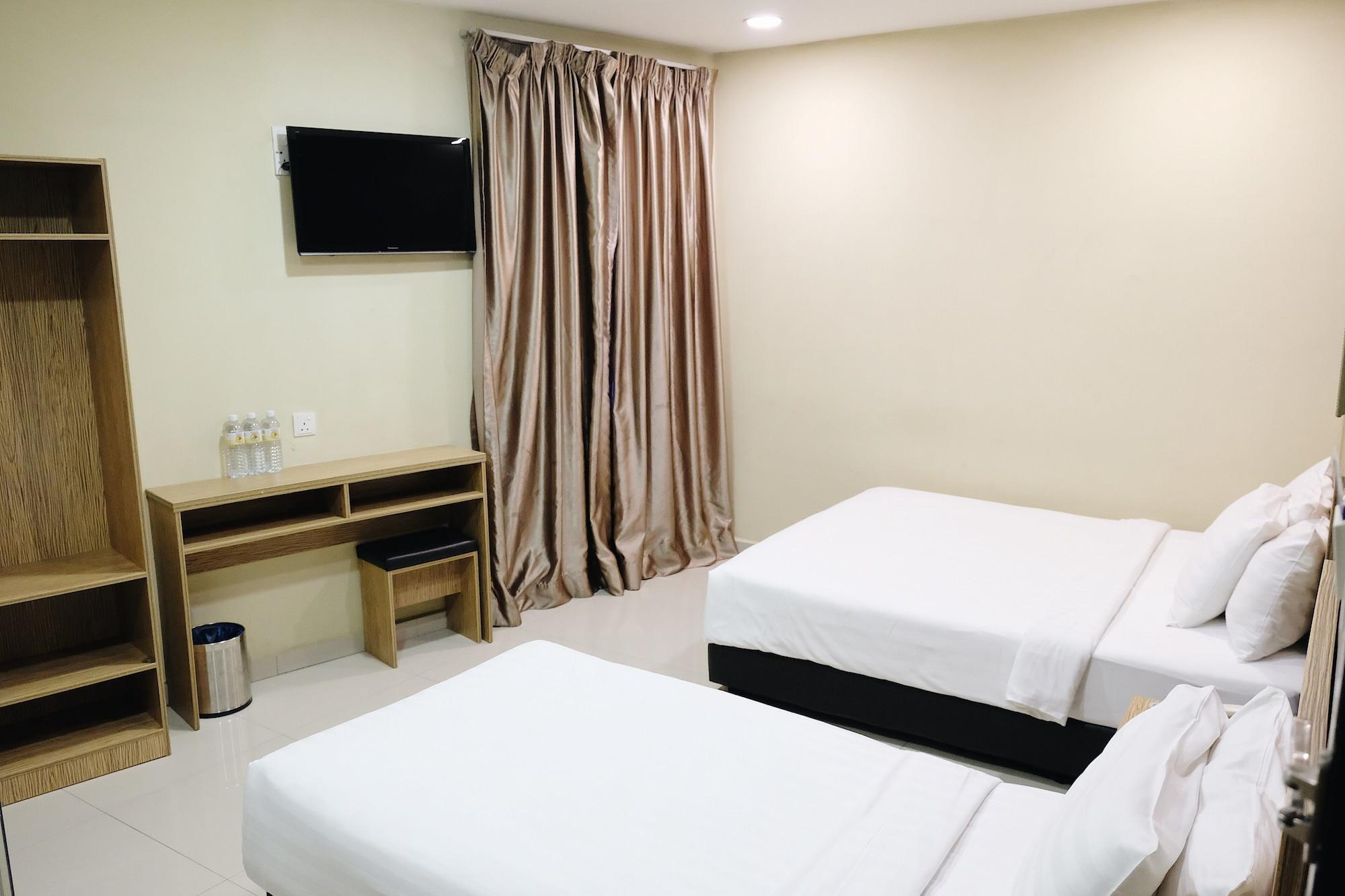 Era Plus Hotel Seri Kembangan Bagian luar foto