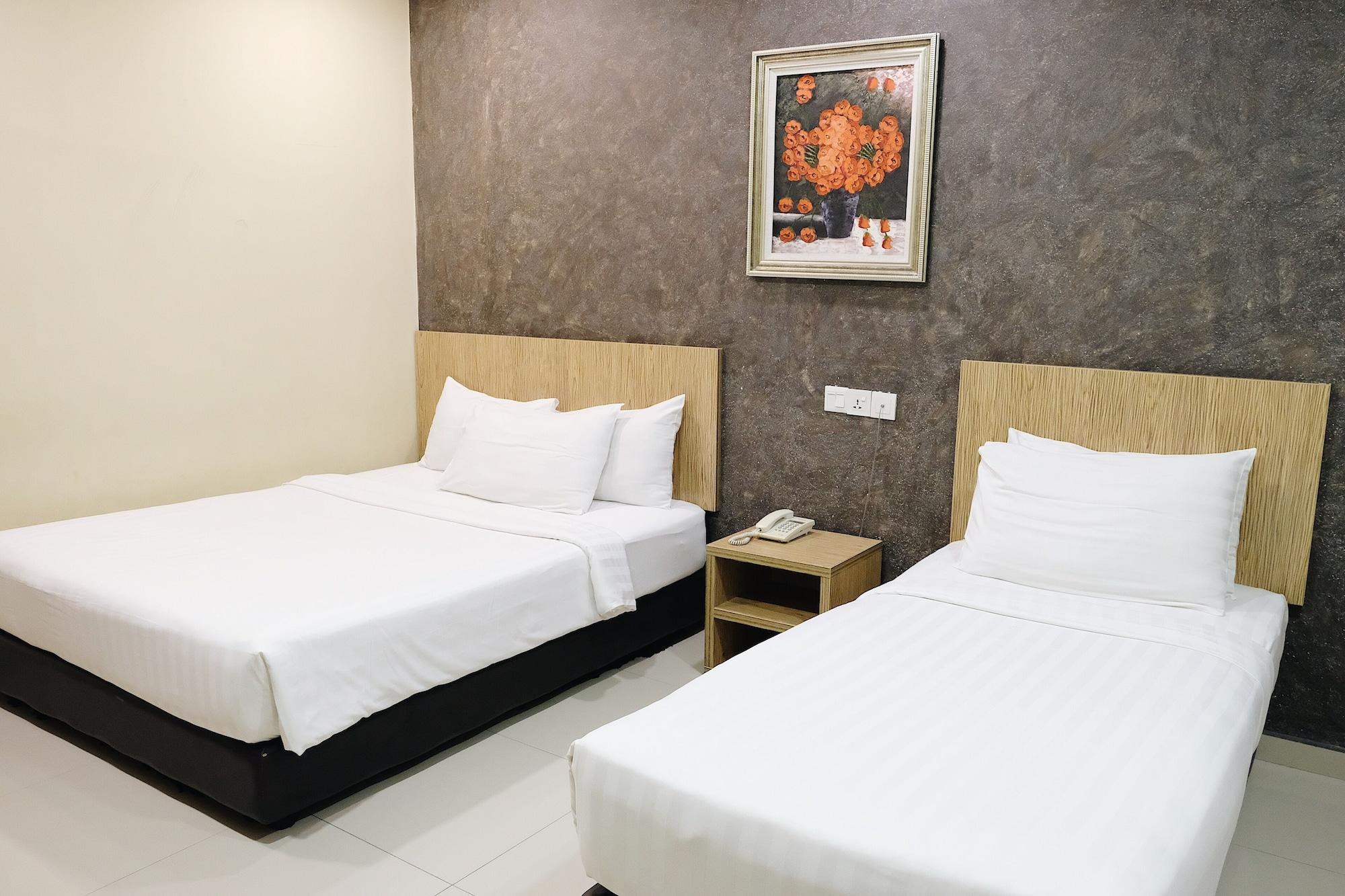 Era Plus Hotel Seri Kembangan Bagian luar foto