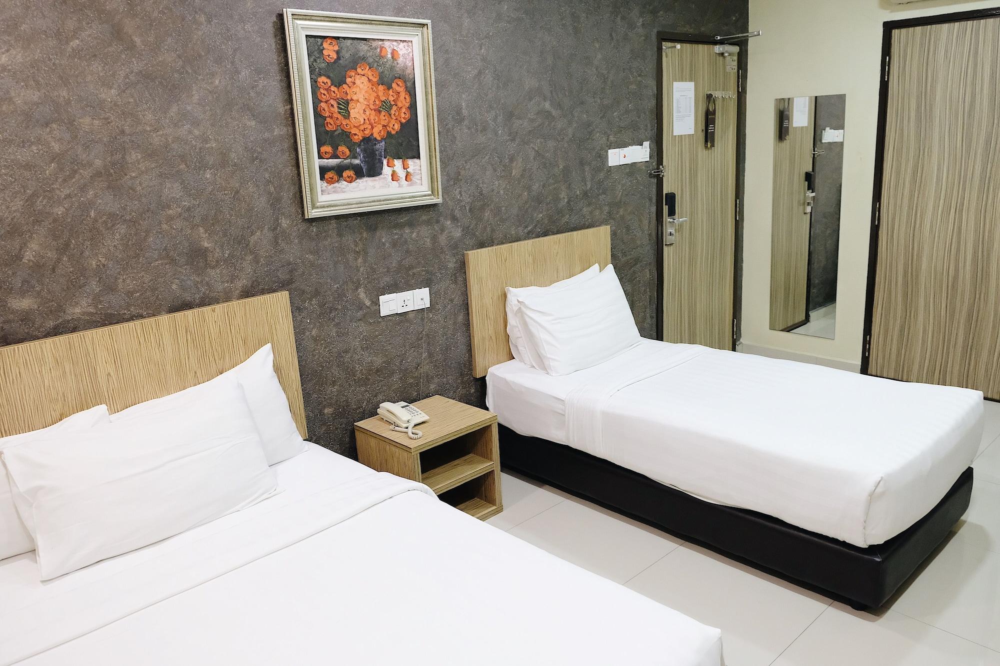 Era Plus Hotel Seri Kembangan Bagian luar foto